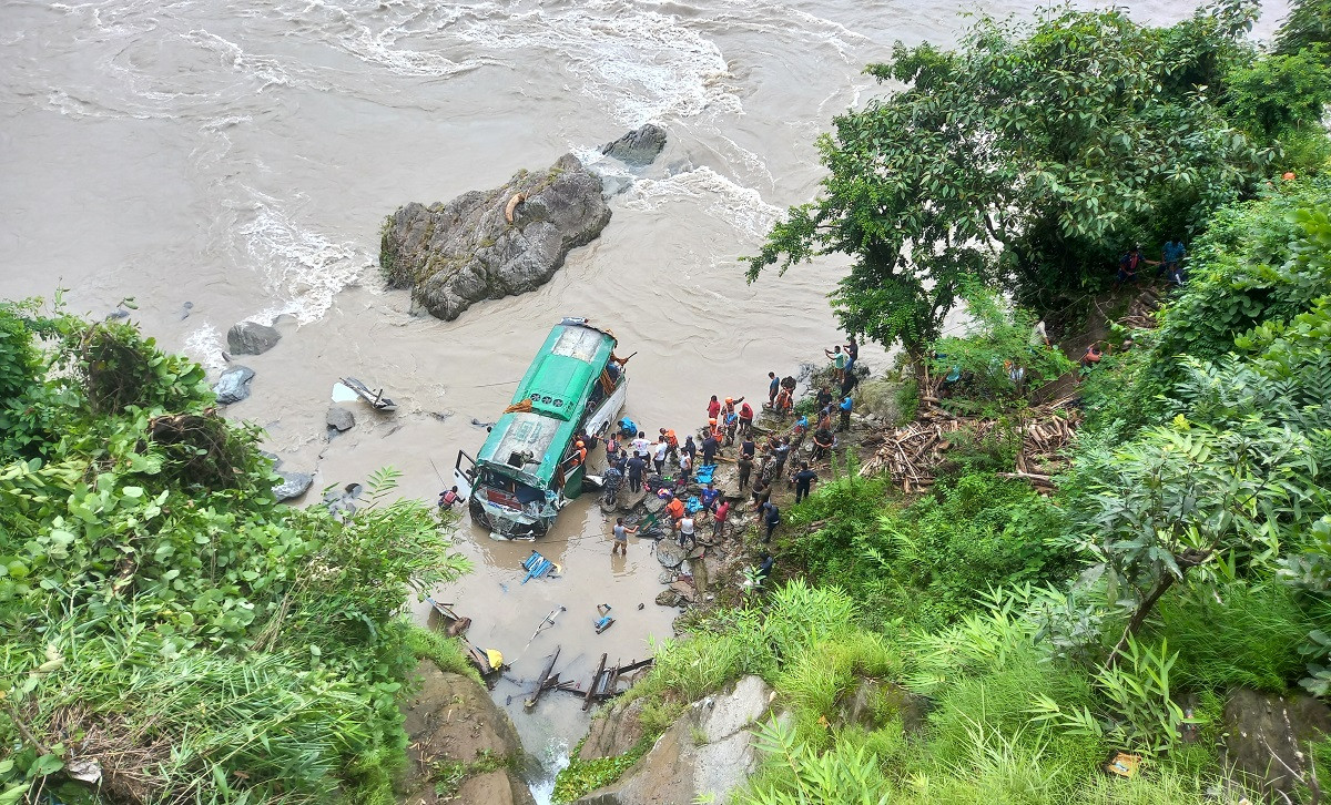 Trishuli bus accident11692799124.jpg